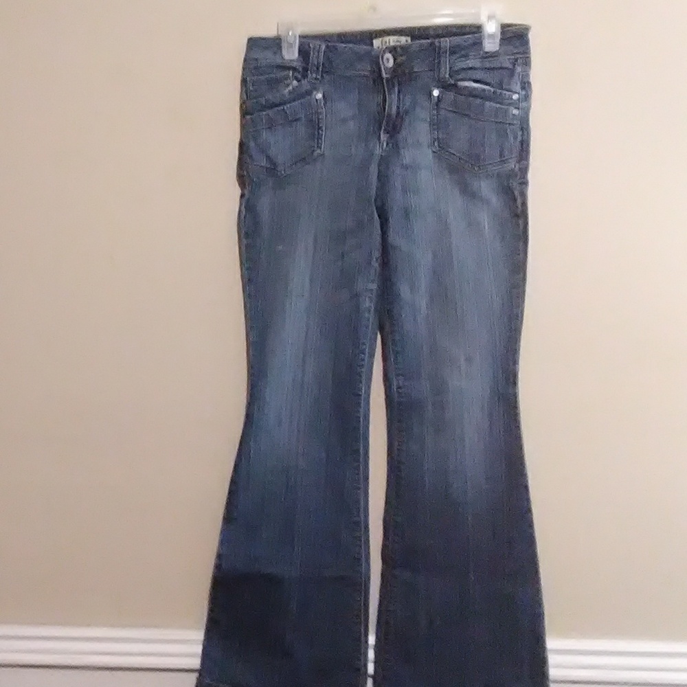 FINAL PRICE DROP!! l.e.i. Ashley trouble jeans - Picture 3 of 7